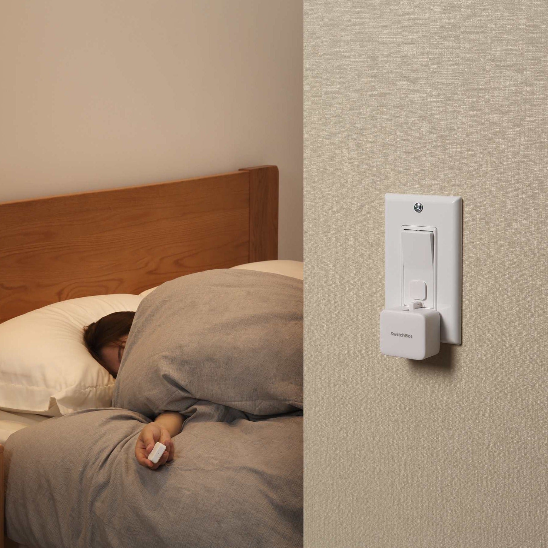 SwitchBot Remote | One-Click Control for Smart Home Devices | SwitchBot EU